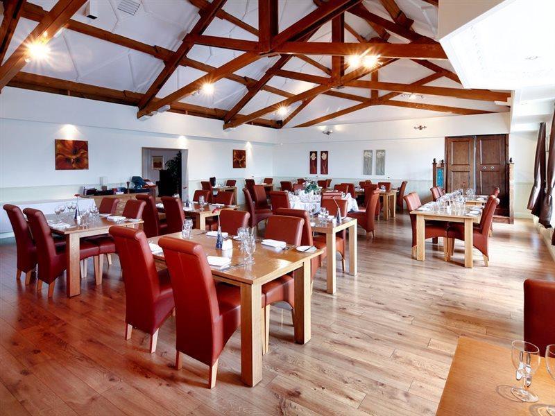 Mercure Swindon East Hotel And Spa Экстерьер фото